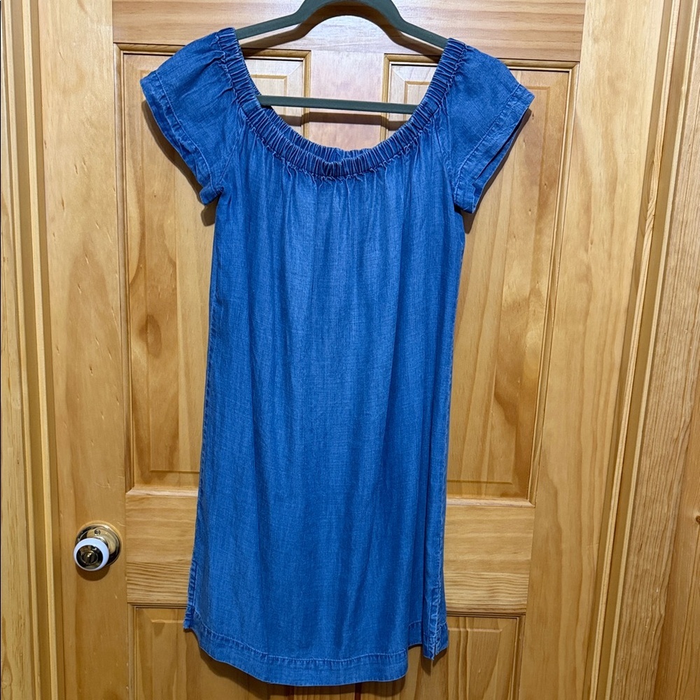 cloth & stone Blue Chambray Denim Off The Shoulder Mini Dress, Size Small.